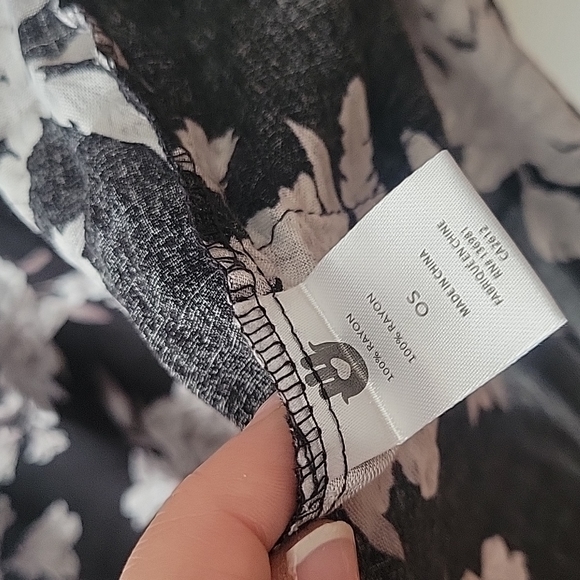 Spiritual gangster one size black floral kimono wrap top - Picture 8 of 9